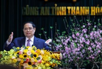Thủ tướng dâng hương tưởng niệm Chủ tịch HCM, thăm và chúc Tết Công an tỉnh Thanh Hóa