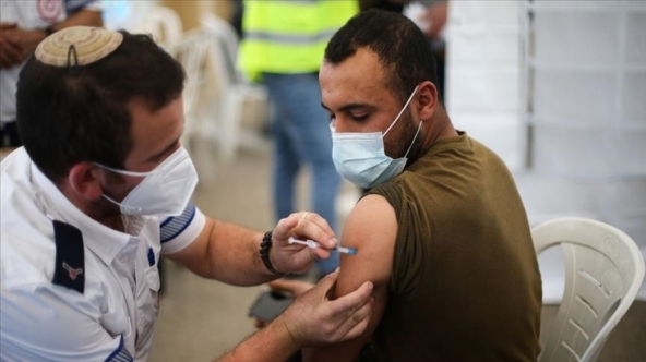 Mũi vaccine thứ 4 giúp giảm 3 lần tỷ lệ bệnh nhân nặng cao tuổi ở Israel