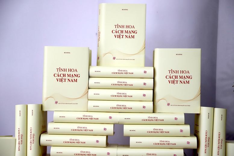Ra mắt cuốn sách ‘Tinh hoa cách mạng Việt Nam’ của nhà báo lão thành Hà Đăng