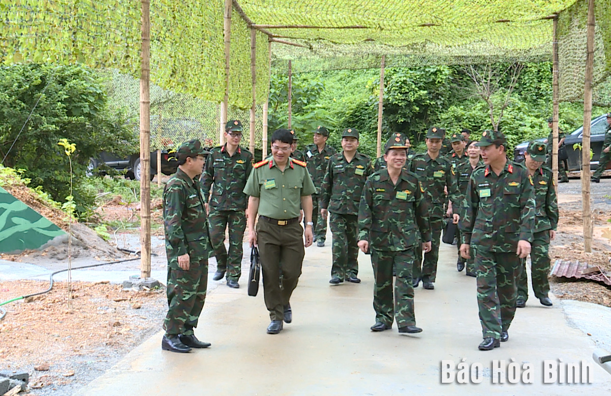 Luyện tập vận hành cơ chế chuyển địa phương vào trạng thái khẩn cấp về quốc phòng