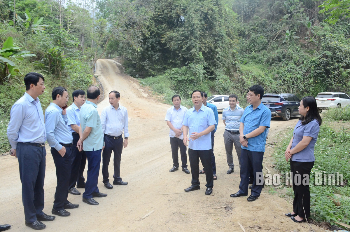 Kiểm tra tiến độ Chương trình mục tiêu quốc gia giảm nghèo bền vững tại huyện Đà Bắc