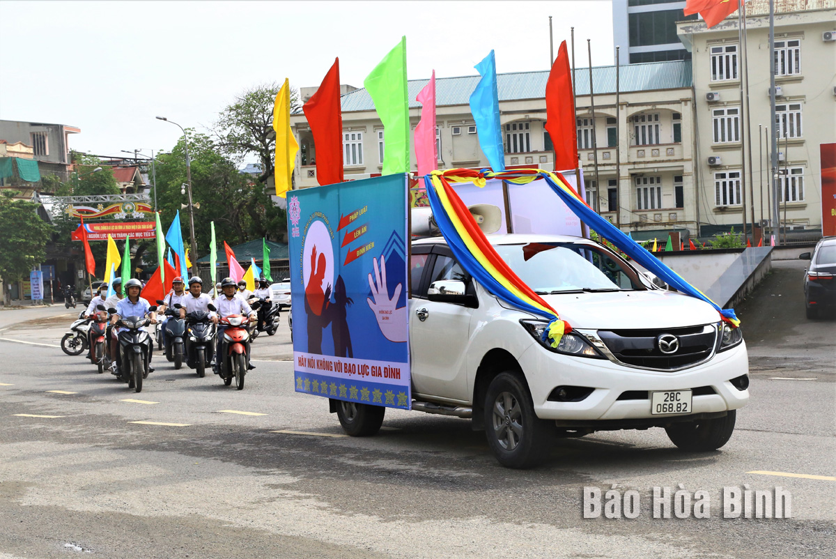 Phát động Tháng hành động quốc gia phòng, chống bạo lực gia đình