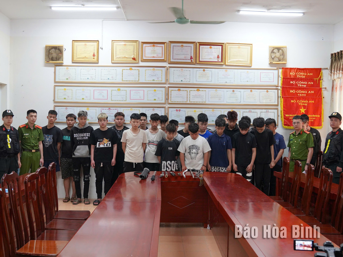 Cảnh báo tình trạng thanh thiếu niên mang hung khí gây rối trật tự công cộng