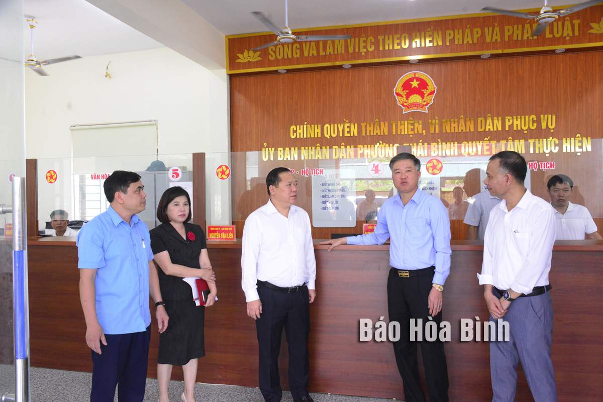Bí thư Tỉnh ủy Nguyễn Phi Long kiểm tra công tác sắp xếp đơn vị hành chính tại thành phố Hòa Bình