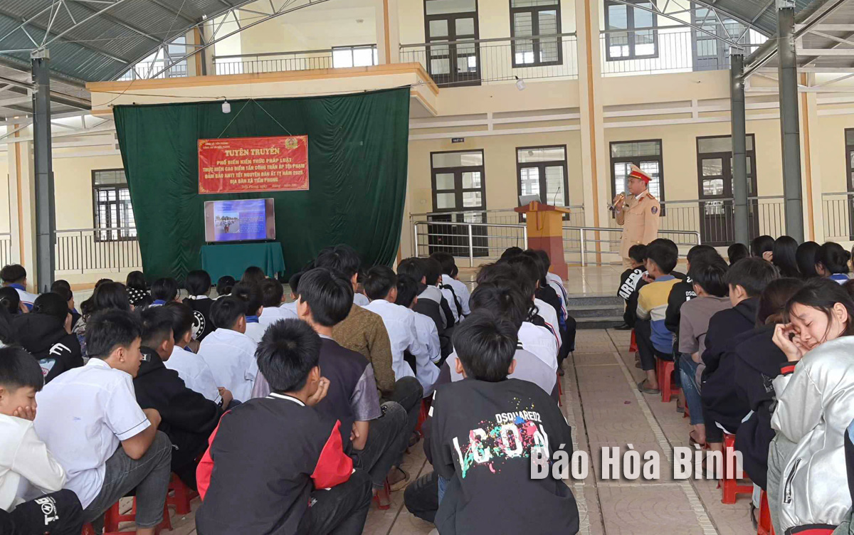Đa dạng hình thức tuyên truyền pháp luật về trật tự an toàn giao thông