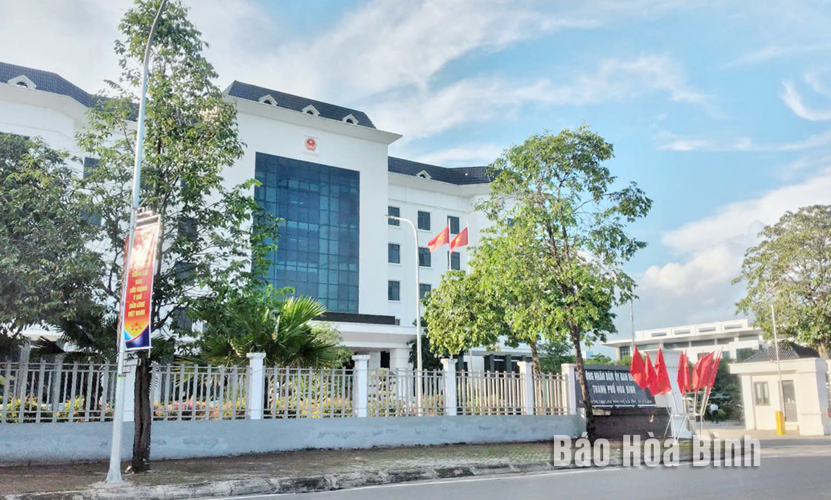 Ưu tiên bố trí trụ sở làm việc của cấp huyện cho đơn vị hành chính cấp cơ sở
