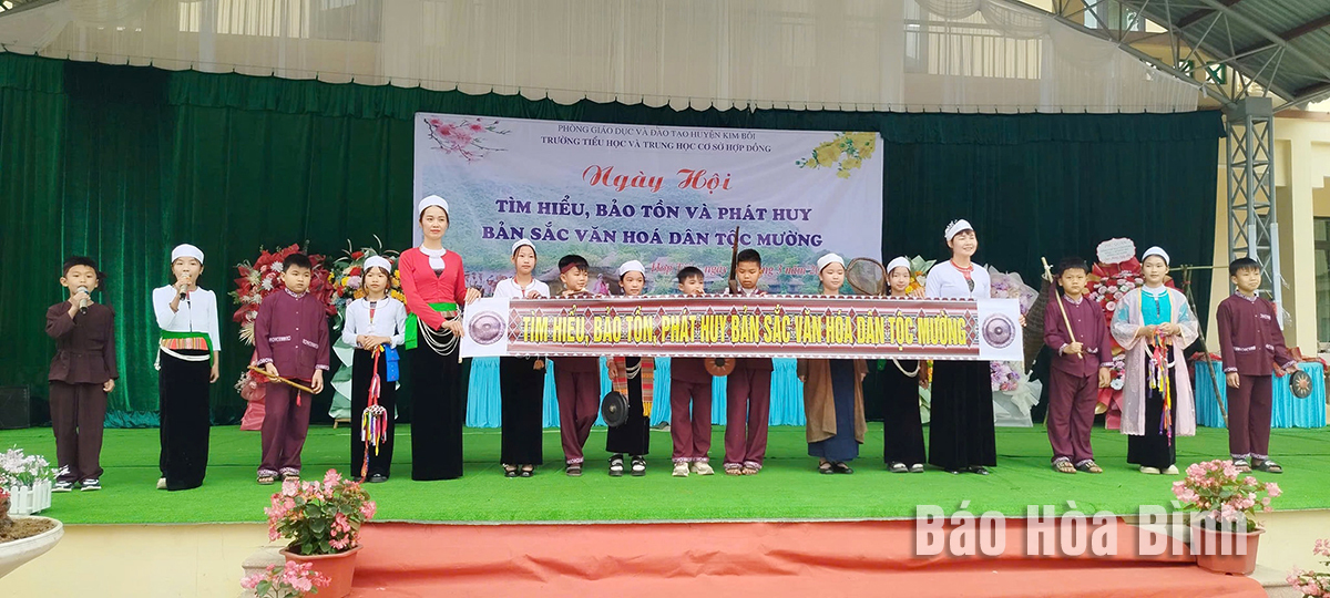 Xây dựng môi trường sống an toàn, hạnh phúc cho trẻ em dân tộc thiểu số