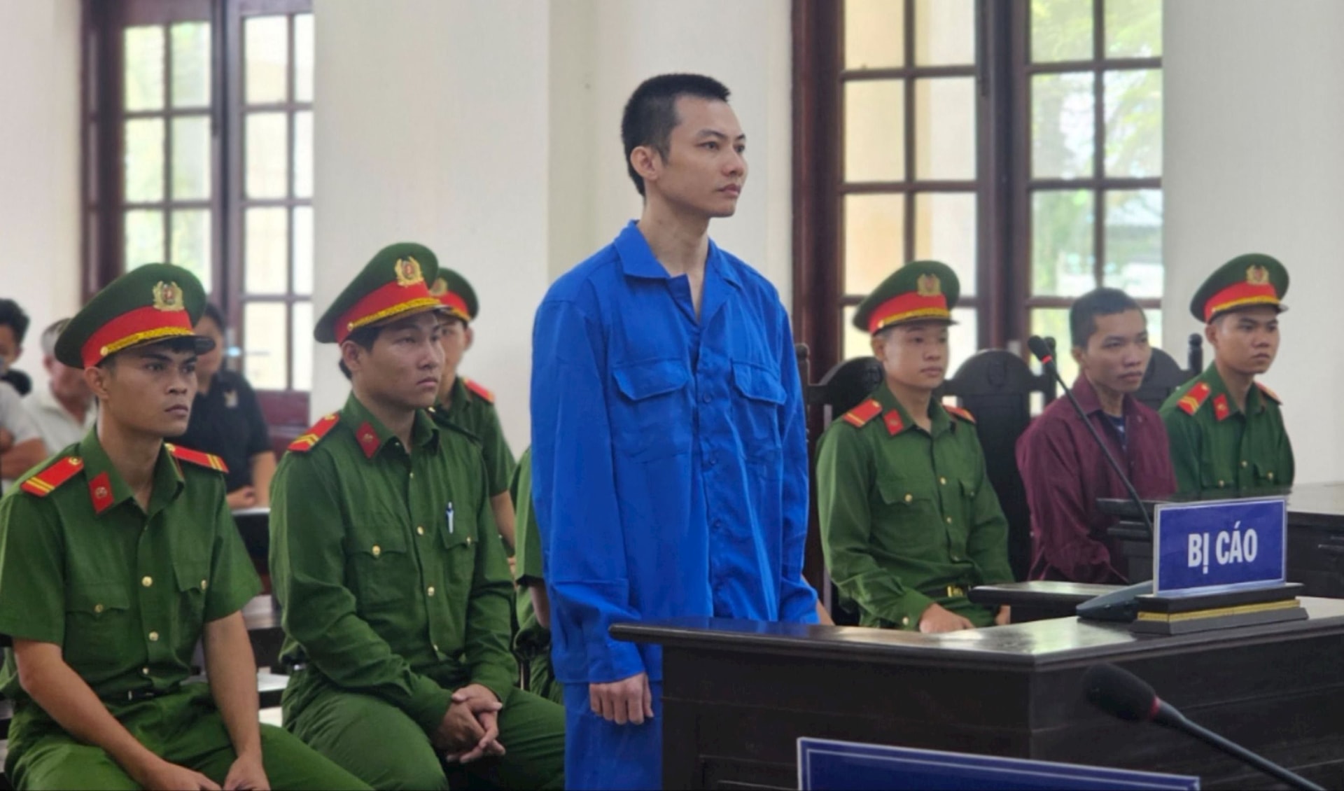 Bị cáo Lê Thanh Nhất Nguyên ở Tịnh thất Bồng Lai bị phạt 9 năm tù vì lừa đảo tiền từ thiện