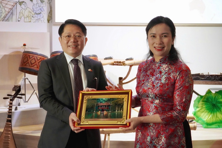 Khai mạc Triển lãm về Chủ tịch Hồ Chí Minh tại EXPO 2025