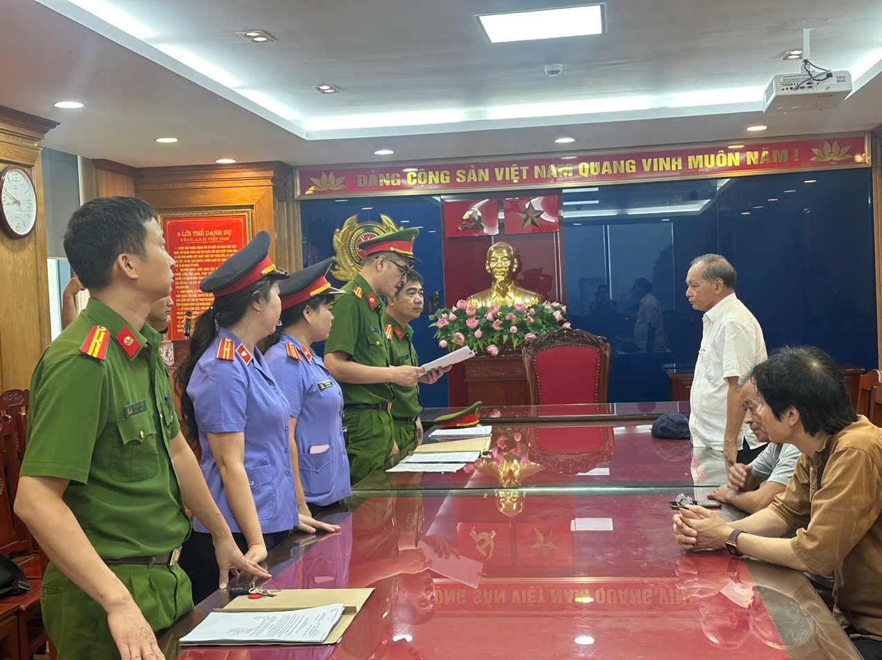 Khởi tố nguyên Phó Chủ tịch UBND tỉnh Thanh Hóa