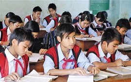 Quy định mới về phát hành sách giáo khoa dạy học tiếng dân tộc thiểu số