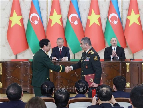 Tổng Bí thư Tô Lâm chứng kiến Lễ trao các văn kiện hợp tác giữa Việt Nam-Azerbaijan và phát biểu với báo chí
