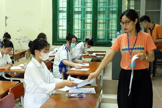 Chủ động việc dạy và học phù hợp đề thi tham khảo