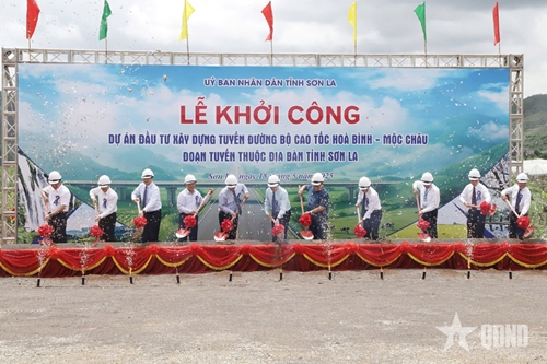 Khởi công Dự án đầu tư xây dựng tuyến đường bộ cao tốc Hòa Bình - Mộc Châu