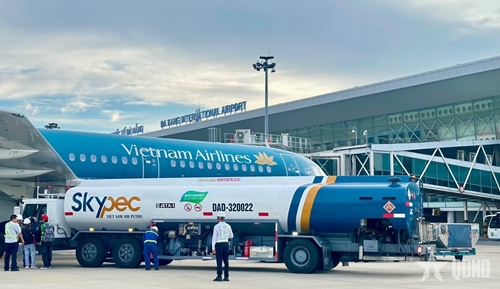 Vietnam Airlines nỗ lực "vượt nắng, thắng mưa" để chuyến bay an toàn, chất lượng