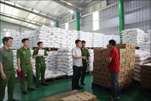 Phú Thọ: Đột kích xưởng sản xuất mì chính, bột nêm, dầu ăn giả quy mô lớn