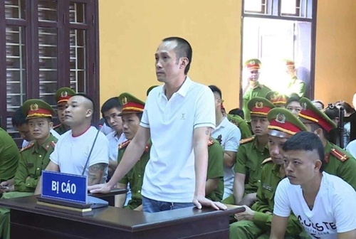 Khởi tố Tuấn "thần đèn"