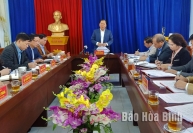 Bí thư Tỉnh uỷ Nguyễn Phi Long thăm và làm việc tại xã Thống Nhất, huyện Lạc Thuỷ