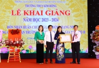 Chủ tịch UBND tỉnh Bùi Văn Khánh dự lễ khai giảng năm học 2023 - 2024 tại trường THCS Kim Đồng, huyện Tân Lạc