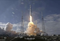 SpaceX phóng 20 vệ tinh Starlink lên vũ trụ