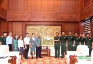 Thứ trưởng Bộ Quốc phòng, Chủ nhiệm Tổng cục Chính trị QĐND Lào làm việc tại Quân khu 4