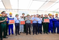 Thủ tướng Phạm Minh Chính: Phấn đấu thông xe 3 dự án cao tốc Bắc - Nam vào dịp 30-4-2025