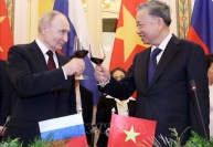 Chủ tịch nước Tô Lâm chủ trì chiêu đãi trọng thể Tổng thống Liên bang Nga Vladimir Putin