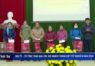 01/02: Đài PT - TH tỉnh Hòa Bình tặng quà các hộ nghèo nhân dịp tết nguyên đán Giáp Thìn 2024