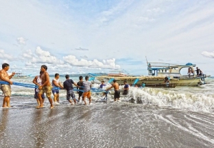 Dân Philippines đòi Trung Quốc bồi thường tàu cá bị đâm chìm