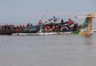 19 người thiệt mạng trong vụ máy bay hạ cánh xuống hồ Victoria ở Tanzania