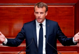 Tổng thống Pháp kêu gọi các Nghị sĩ ủng hộ cải cách triệt để đất nước