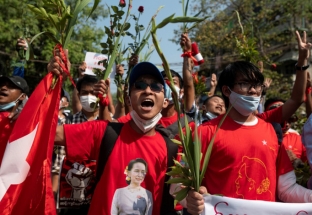 Biểu tình tại Myanmar bước sang ngày thứ 2