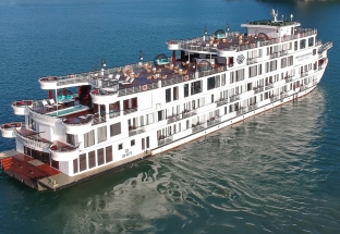 Cách ly du thuyền chở 60 nhân viên cùng 122 hành khách tại Hạ Long