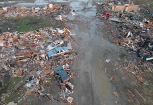 Lốc xoáy kinh hoàng ở Mississippi (Mỹ) san phẳng hàng trăm tòa nhà