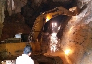 Tập trung tìm kiếm nạn nhân vụ tai nạn hầm vàng