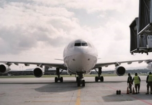 Pháp cho phép máy bay nghi chở nạn nhân buôn người khởi hành