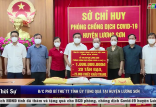 24/8: Đ/c Phó Bí thư TT tỉnh ủy tặng quà cho BCĐ phòng chống Covid-19 huyện Lương Sơn
