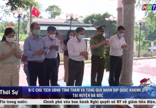 30/8: Đ/c Chủ tịch UBND tỉnh thăm, tặng quà nhân dịp Quốc khánh 2/9 tại huyện Đà Bắc