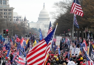 Mỹ biểu tình rầm rộ trước “Ngày quyết định”
