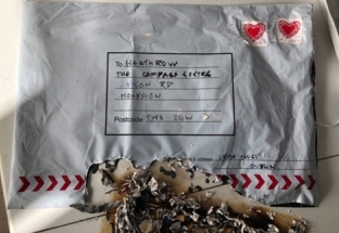Hàng loạt sân bay và nhà ga ở Anh nhận được bưu kiện chứa bom