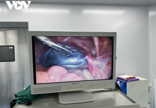 Phẫu thuật nội soi, cắt thành công u nang buồng trứng xoắn cho bệnh nhi ở Sơn La