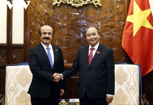 Chủ tịch nước Nguyễn Xuân Phúc tiếp Đại sứ Qatar chào từ biệt