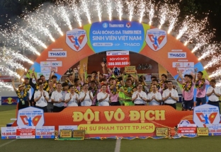 Phó Thủ tướng Trần Hồng Hà trao cúp vô địch Giải Bóng đá Thanh Niên Sinh viên Việt Nam lần II