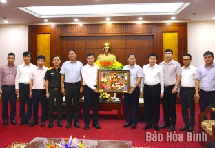 Bí thư Tỉnh ủy Nguyễn Phi Long tiếp lãnh đạo Tập đoàn Công nghiệp Viễn thông Quân đội