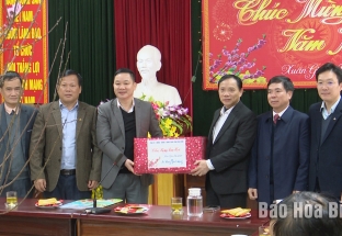 Chủ tịch UBND tỉnh Bùi Văn Khánh thăm, chúc Tết các đơn vị trực Tết