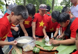 Ra mắt tour du lịch học đường "Hướng về nguồn cội" tại Đền Hùng