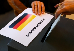 Cử tri Đức bắt đầu bỏ phiếu, 40% vẫn đang lưỡng lự