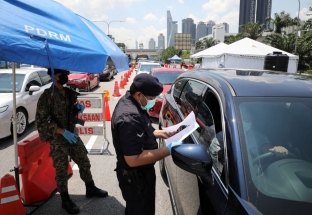 Malaysia phong tỏa toàn quốc vì số ca mắc Covid-19 tăng đột biến
