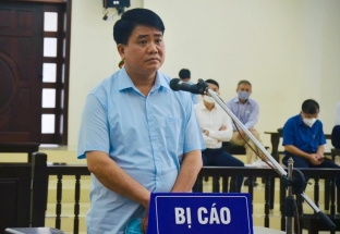 Cựu Chủ tịch Hà Nội Nguyễn Đức Chung hầu tòa vụ nâng khống giá cây xanh