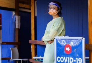 Hơn 600 nhân viên y tế Australia phải cách ly vì tiếp xúc ca mắc Covid-19